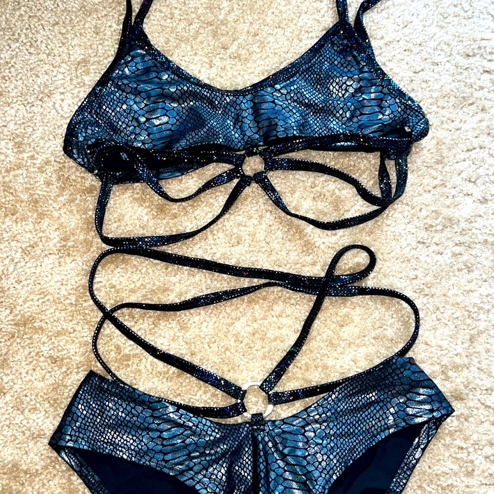 iHeartRaves Snakeskin Shiny O-Ring Top and Bottom Matching Set ( Lost Lands)